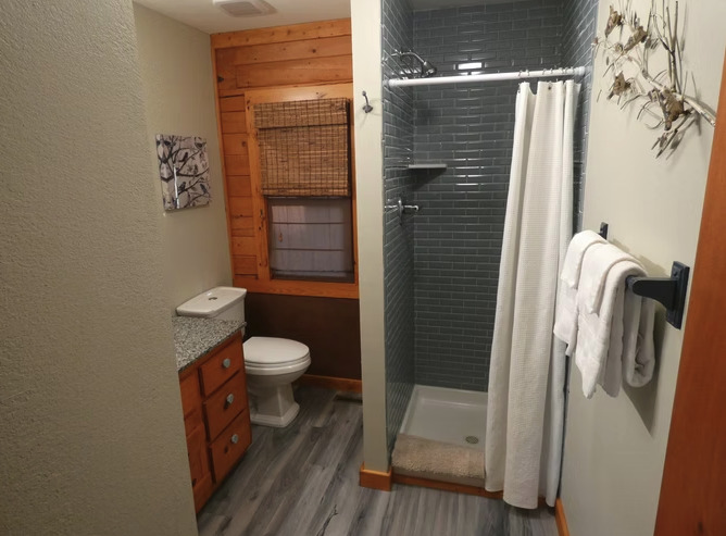 On the Rocks cabin photo 11