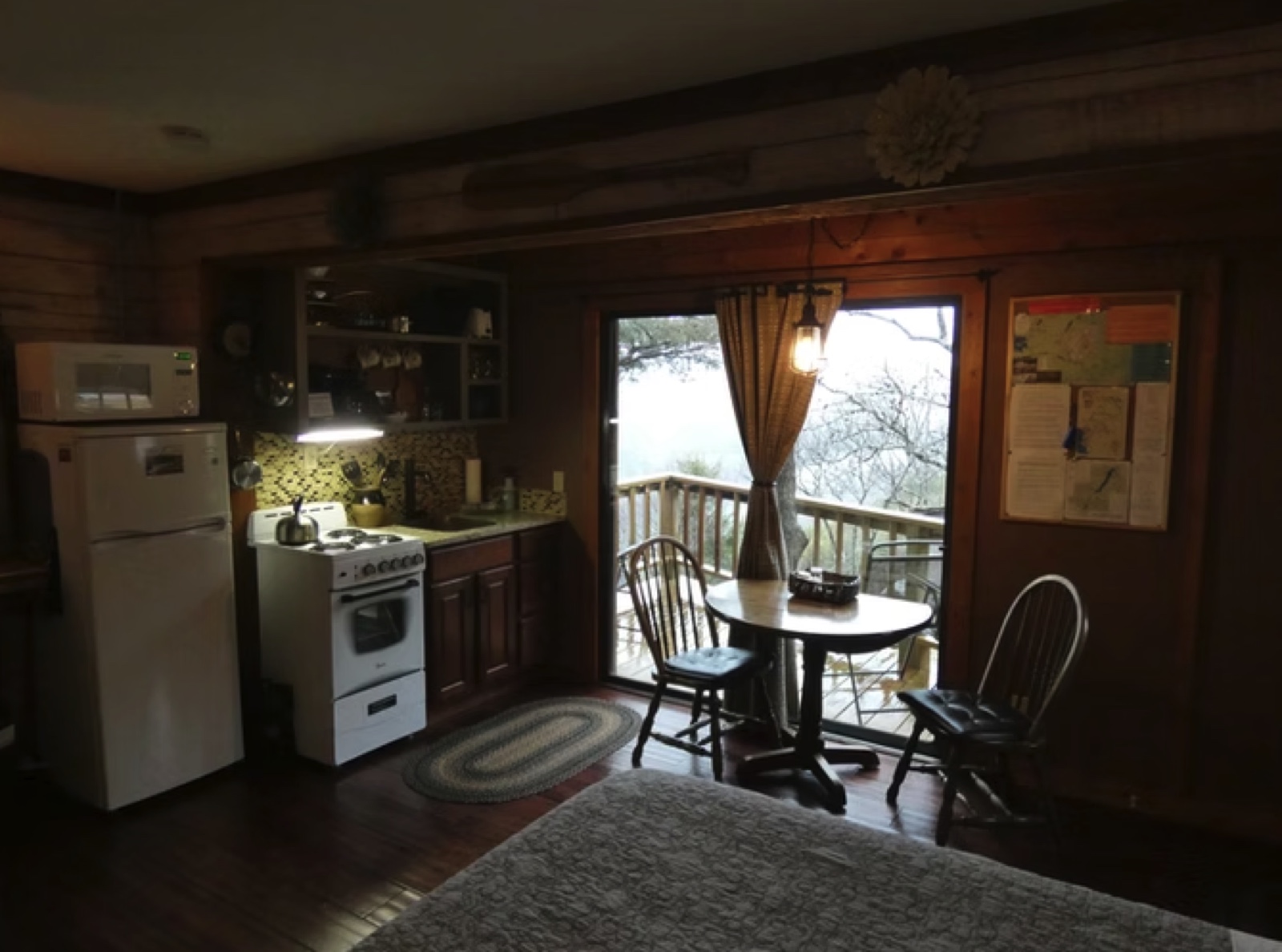 Sunset cabin photo 9