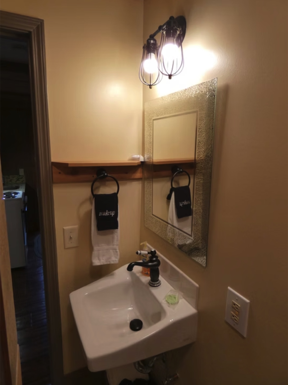 Sunset cabin photo 20